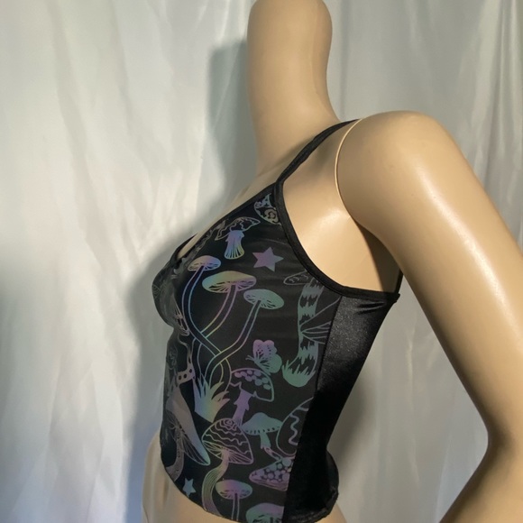 Rainbow and Reflective mushroom crop top - Picture 5 of 6